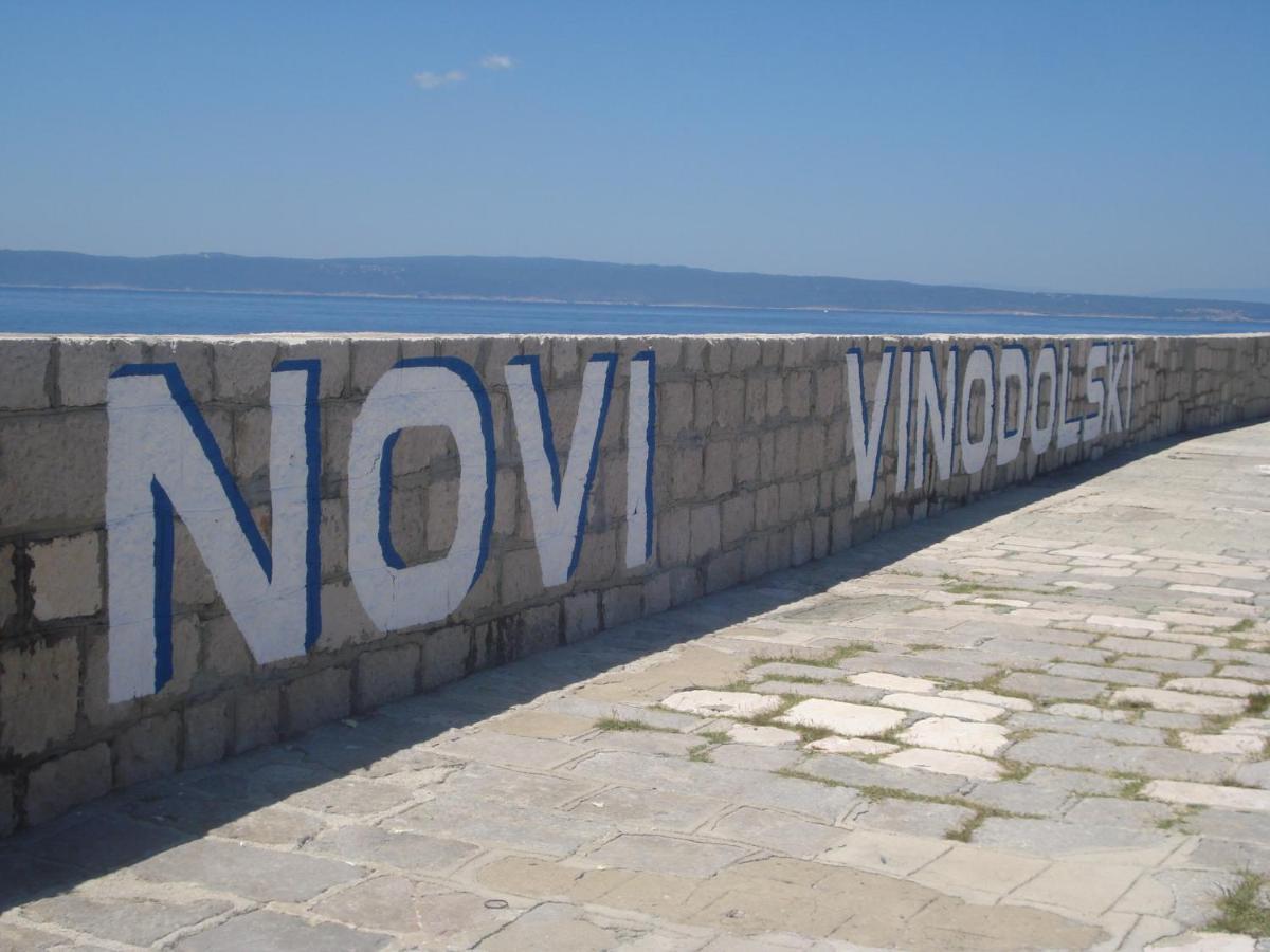 Apartment Sara Novi Vinodolski Kültér fotó
