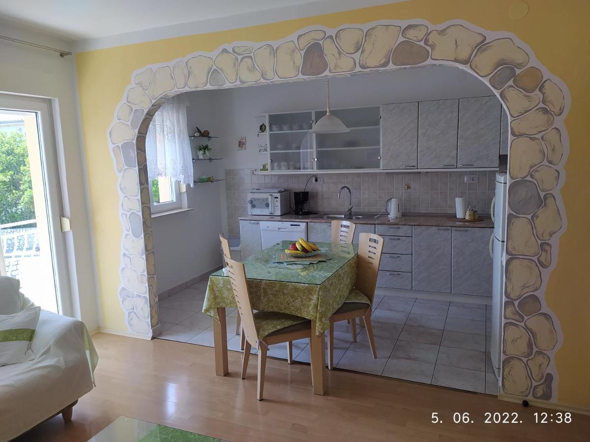 Apartment Sara Novi Vinodolski Kültér fotó