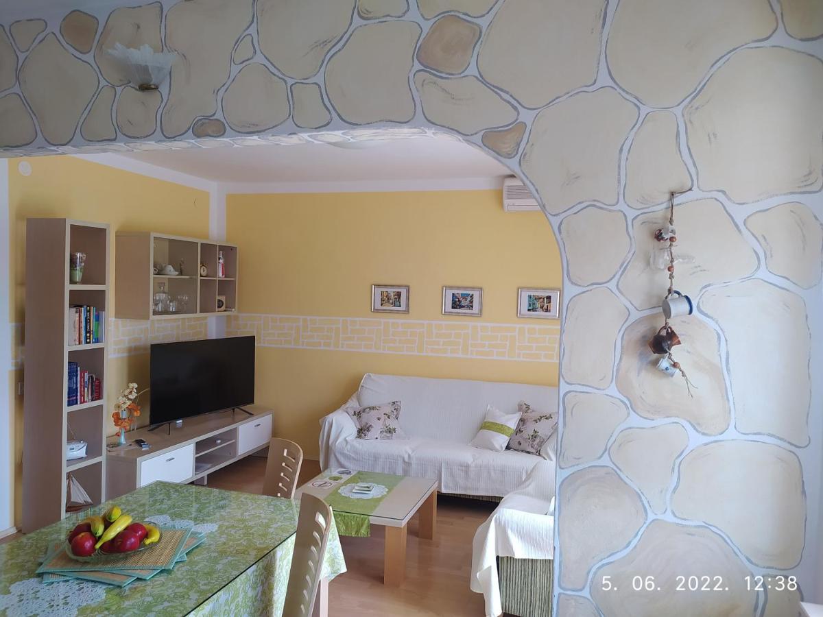 Apartment Sara Novi Vinodolski Kültér fotó
