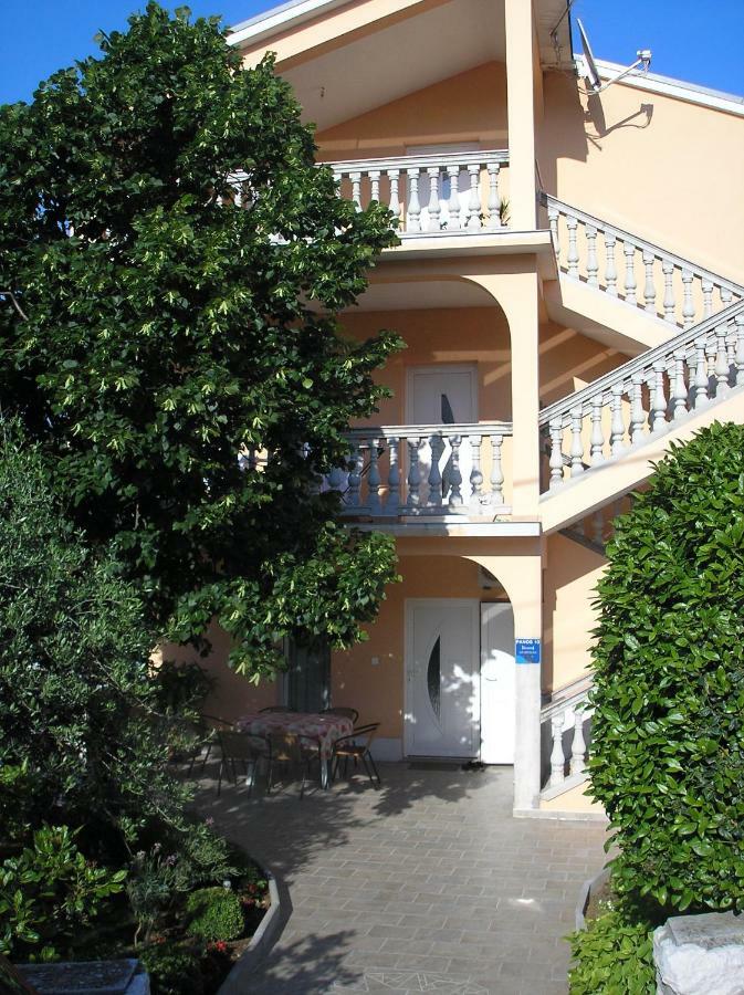 Apartment Sara Novi Vinodolski Kültér fotó